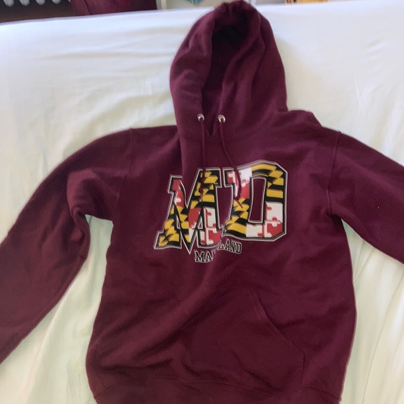 Sweaters - Burgundy Maryland hoodie